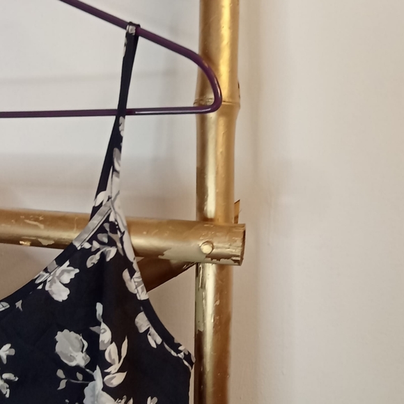 👩‍❤️‍👩 Floral Deep Grey And White Vest Top - Picture 12 of 15